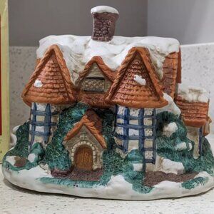 Classic Living Christmas Collection - Porcelain Lighted House w/ Original Box